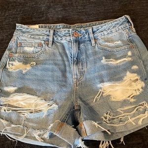 American eagle size 4 distressed jean shorts new without tags